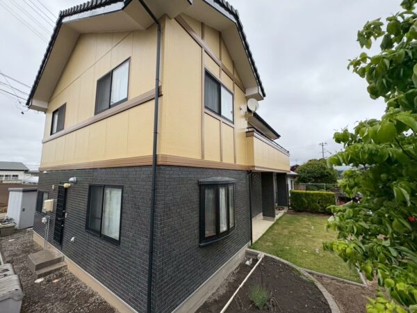 松本市にて外壁メンテナンス〈コーキングの割れ・外壁の剥がれのお悩み〉の施工後写真